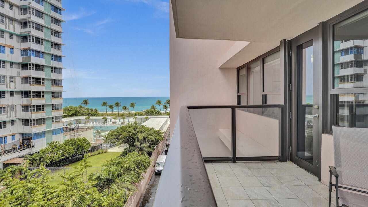 Photo of Outdoor in Mid Beach