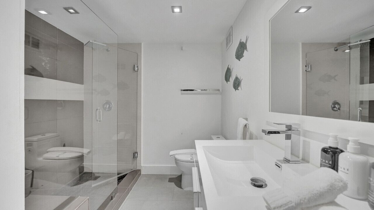 Photo of Bathroom in Mid Beach