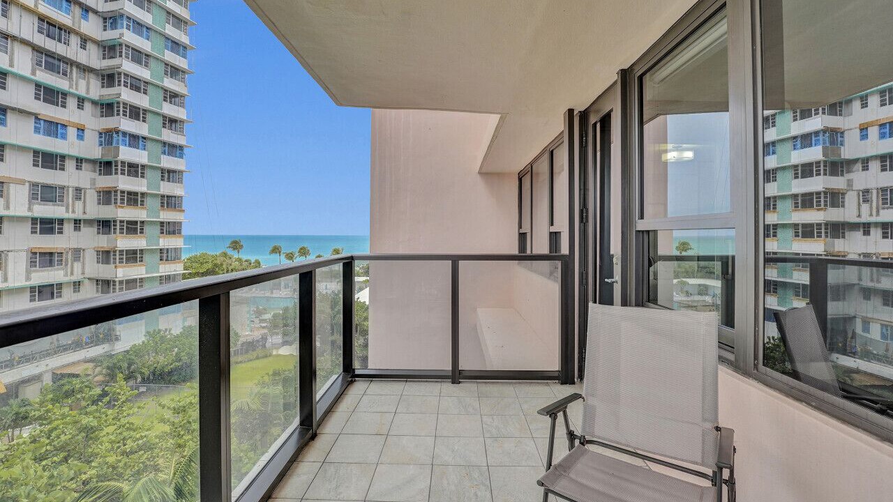 Photo of Outdoor in Mid Beach