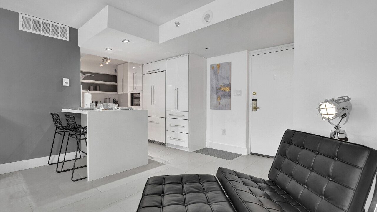 Photo of Livingroom in Mid Beach