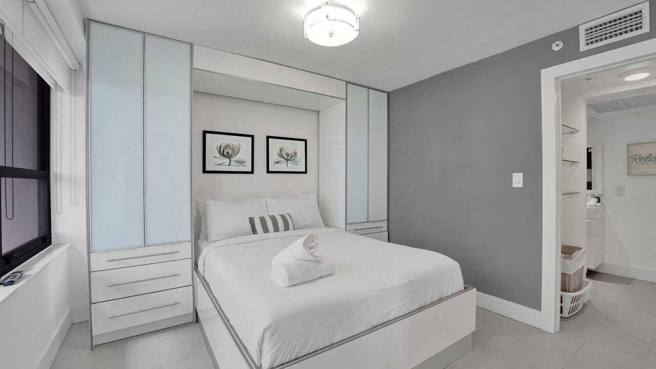 Photo of Bedroom in Mid Beach