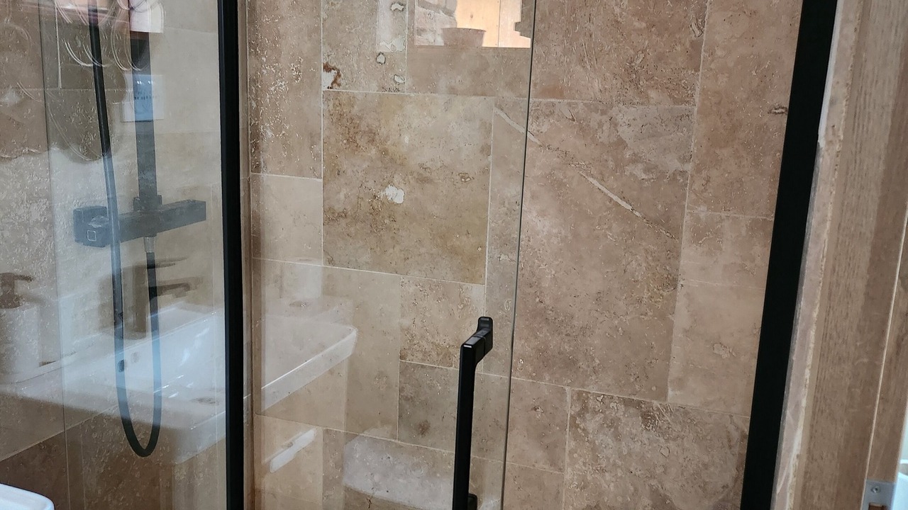 Photo of Bathroom in Ballan-Mire