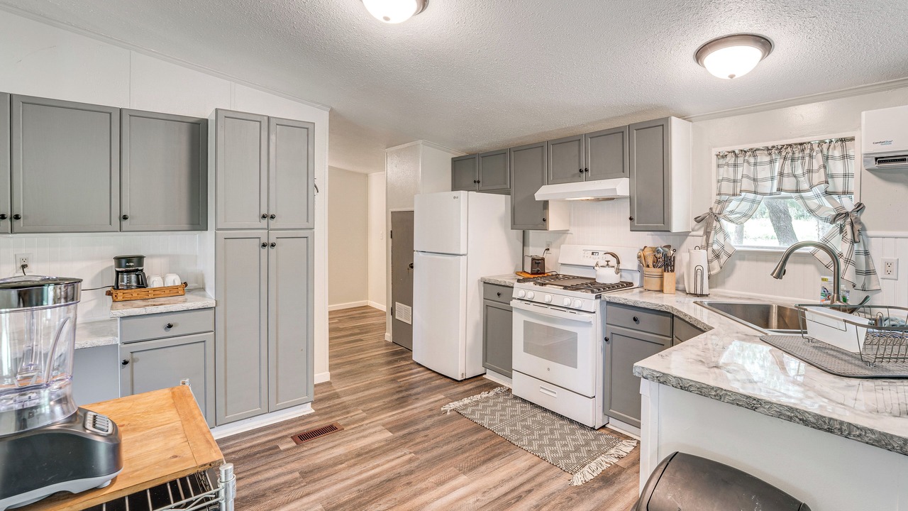 Photo of Kitchen in Gonzales