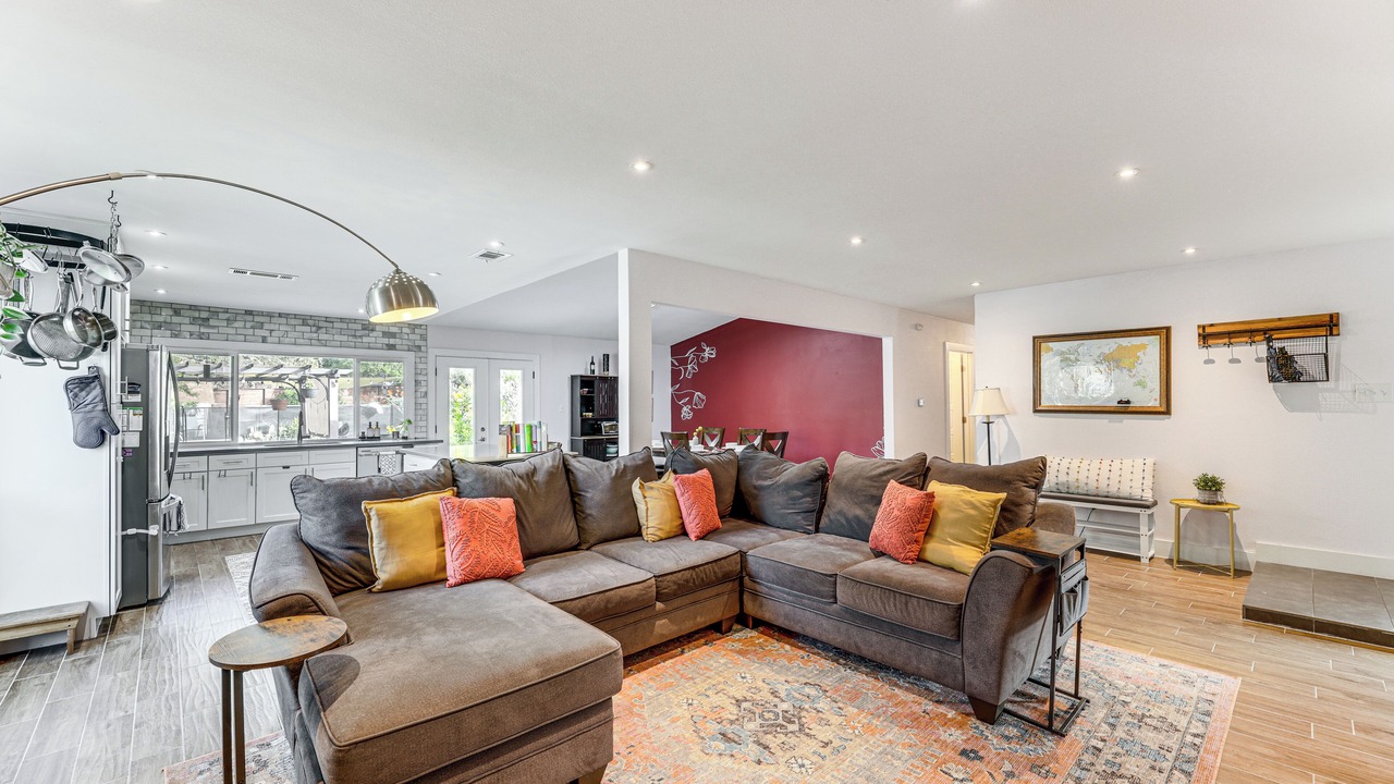 Photo of Livingroom in University Hills