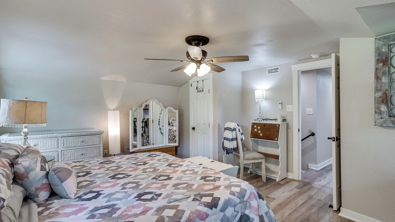 Photo of Bedroom in Granbury