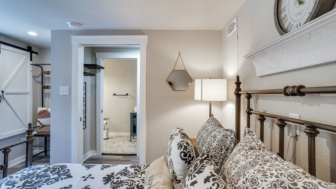 Photo of Bedroom in Granbury