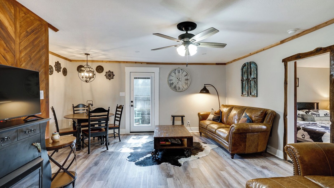 Photo of Livingroom in Granbury