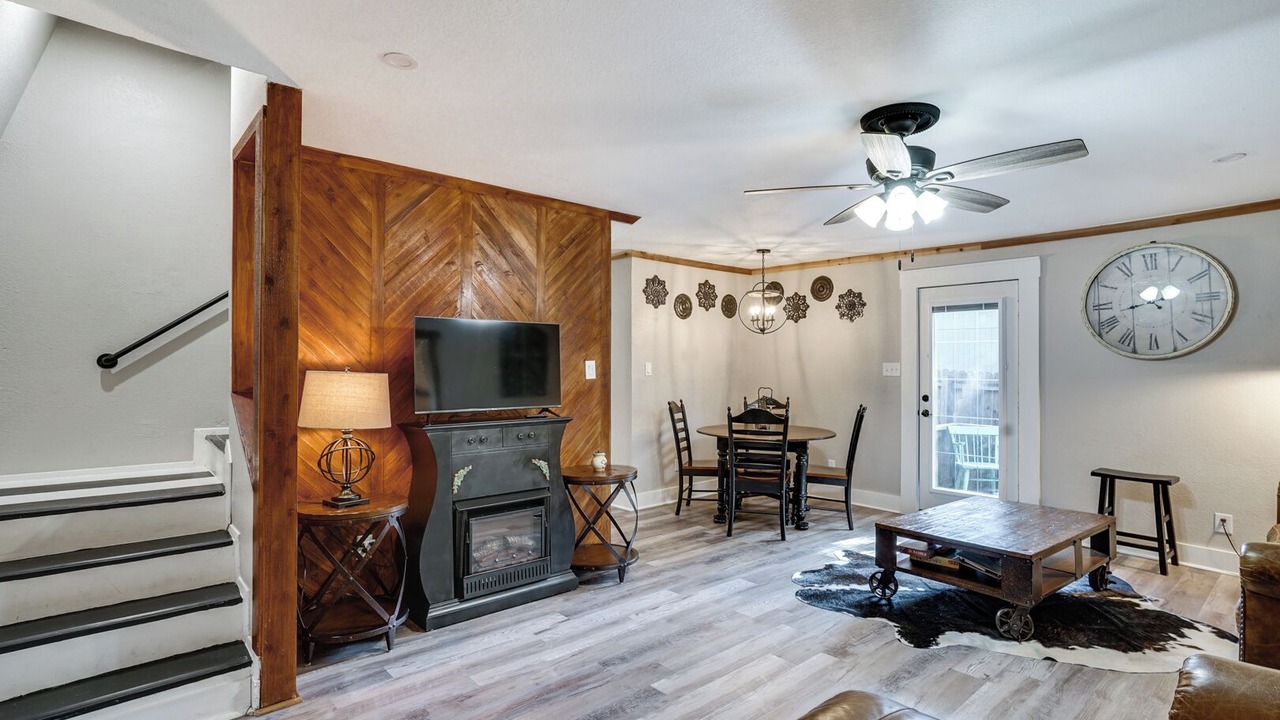 Photo of Livingroom in Granbury
