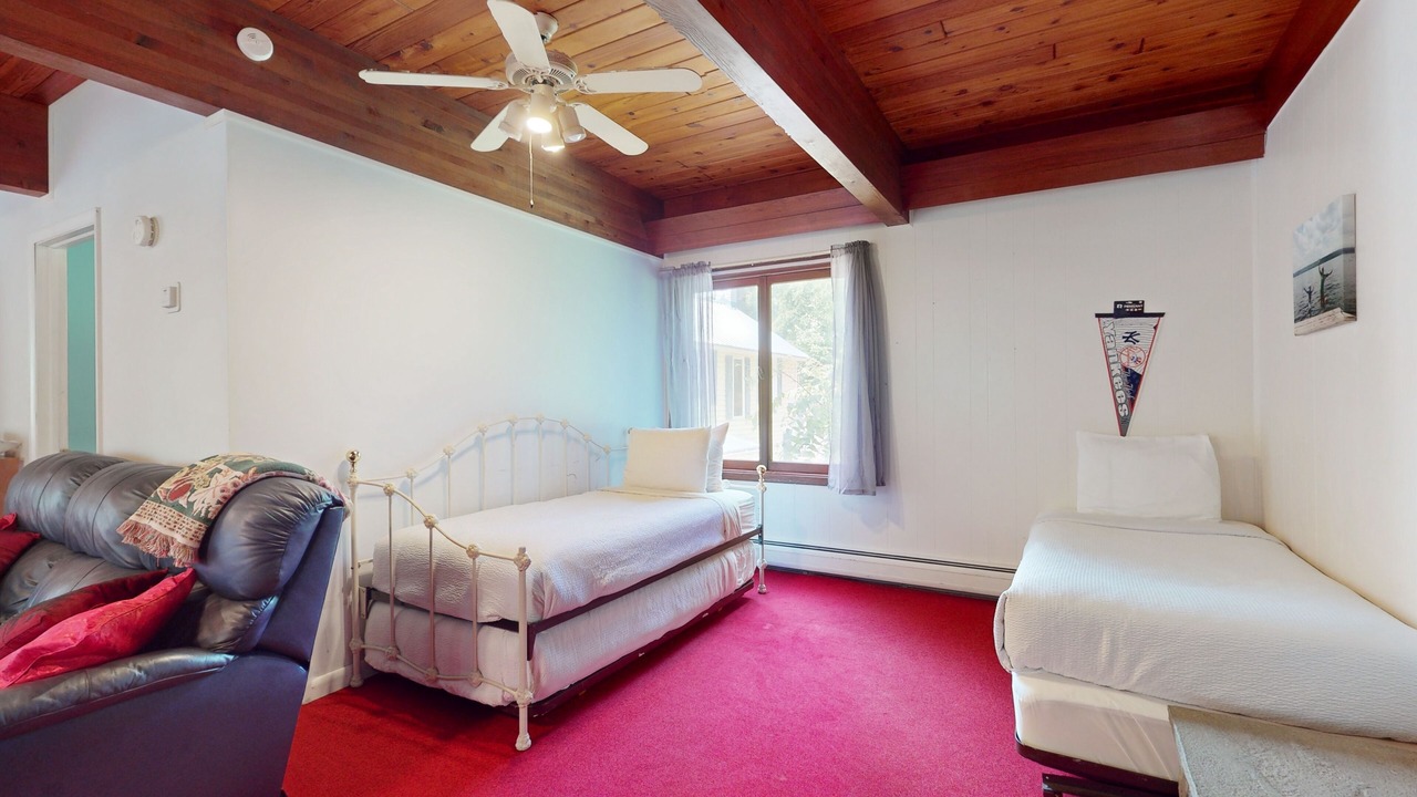 Photo of Bedroom in Valois
