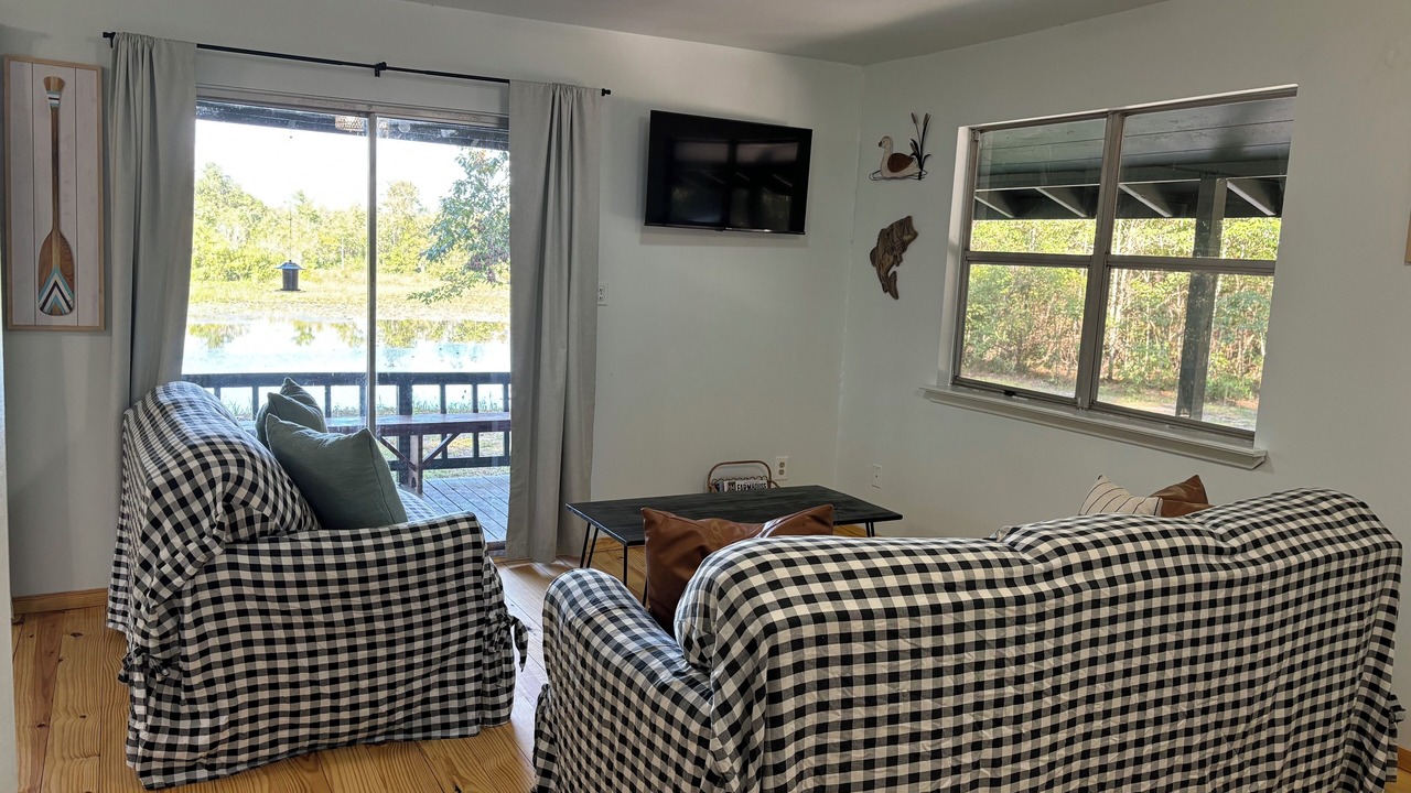 Photo of Livingroom in Warren