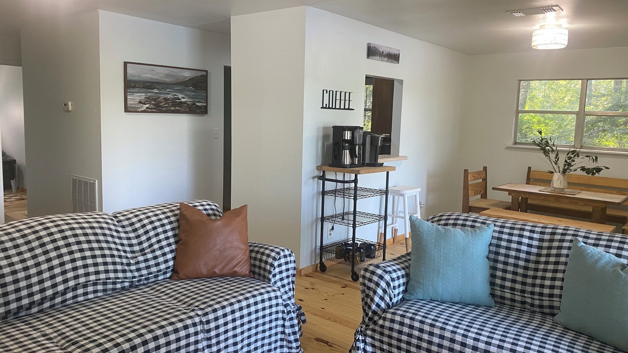 Photo of Livingroom in Warren