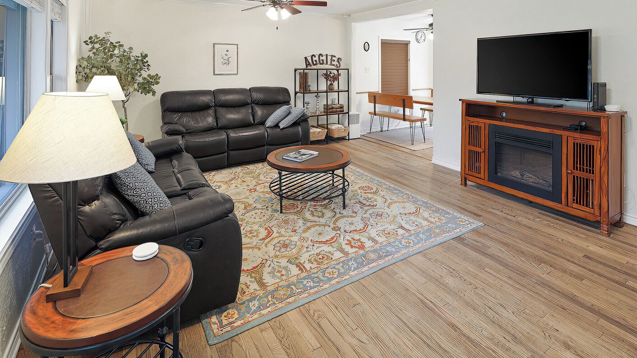 Photo of Livingroom in Southeast College Park