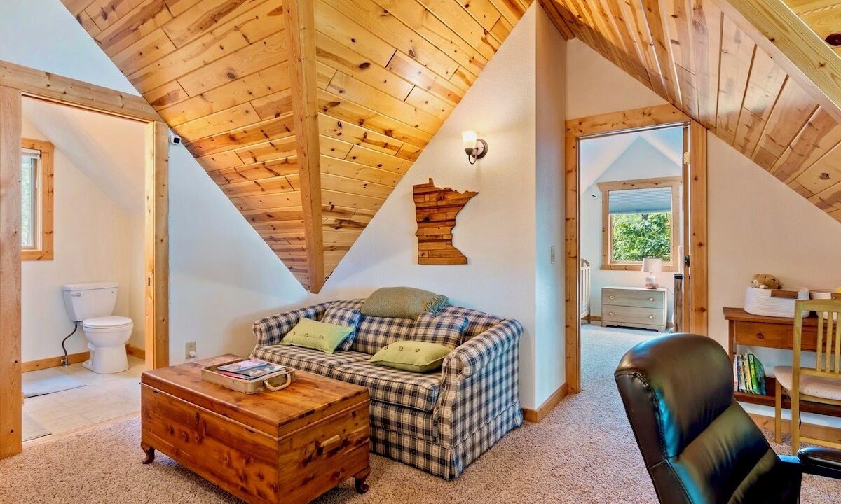 Photo of Livingroom in Fifty Lakes