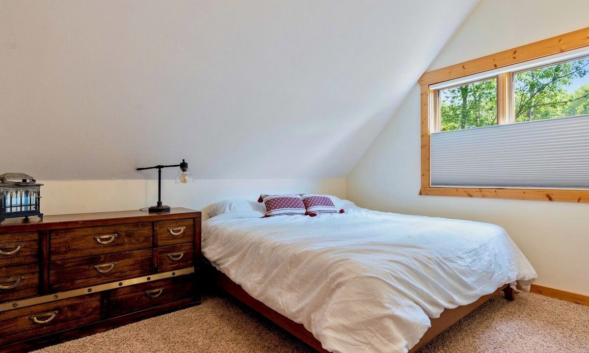 Photo of Bedroom in Fifty Lakes