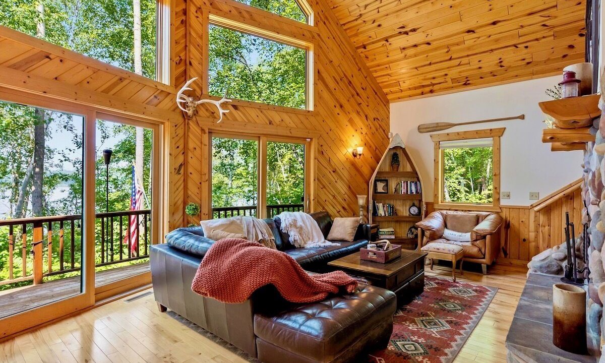 Photo of Livingroom in Fifty Lakes