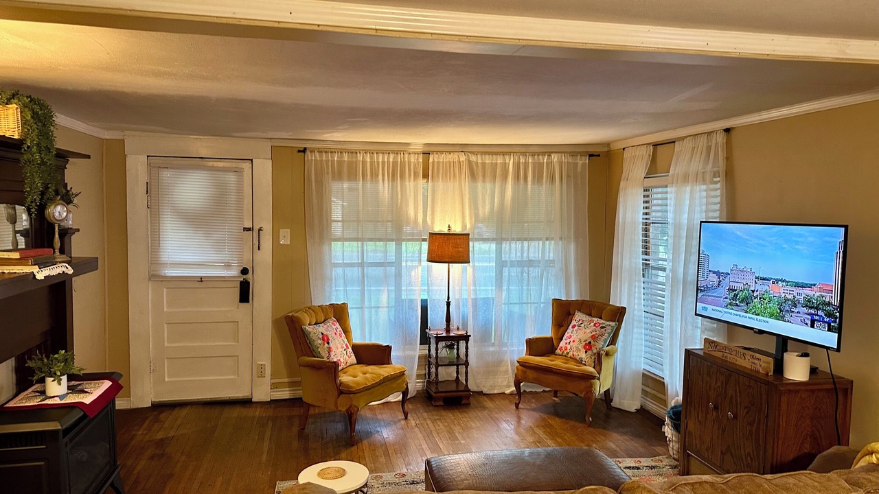 Photo of Livingroom in Nacogdoches
