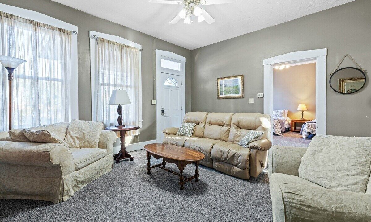Photo of Livingroom in Babe Denny