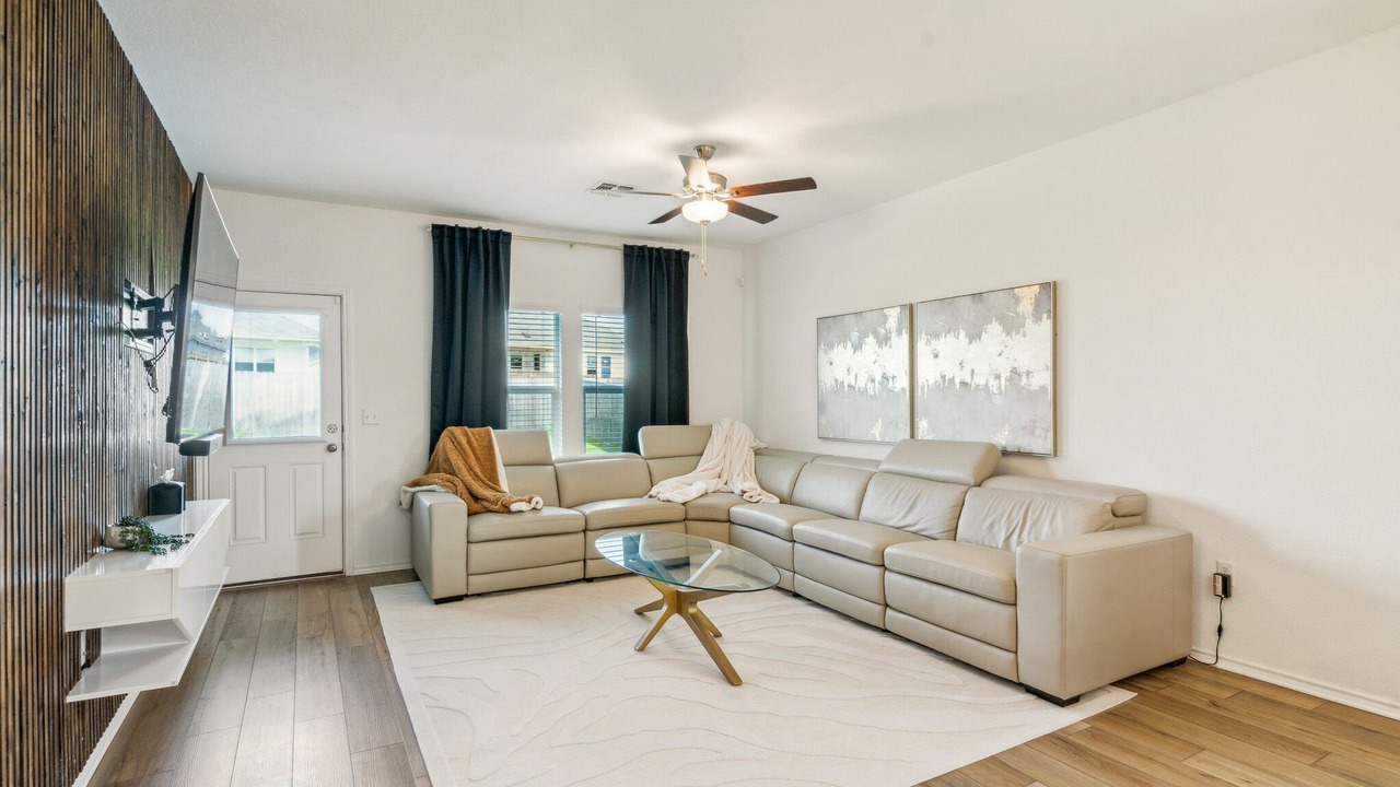 Photo of Livingroom in Del Valle