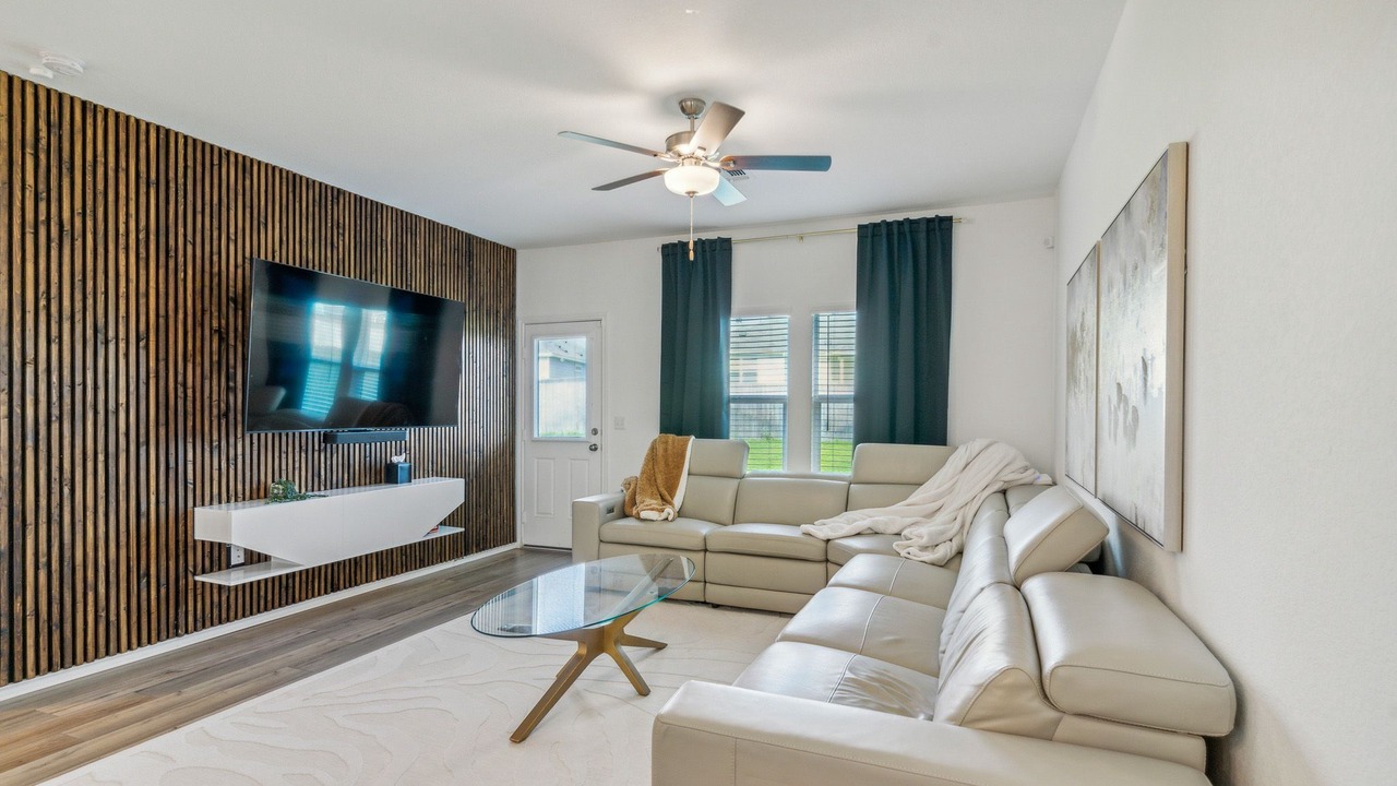 Photo of Livingroom in Del Valle