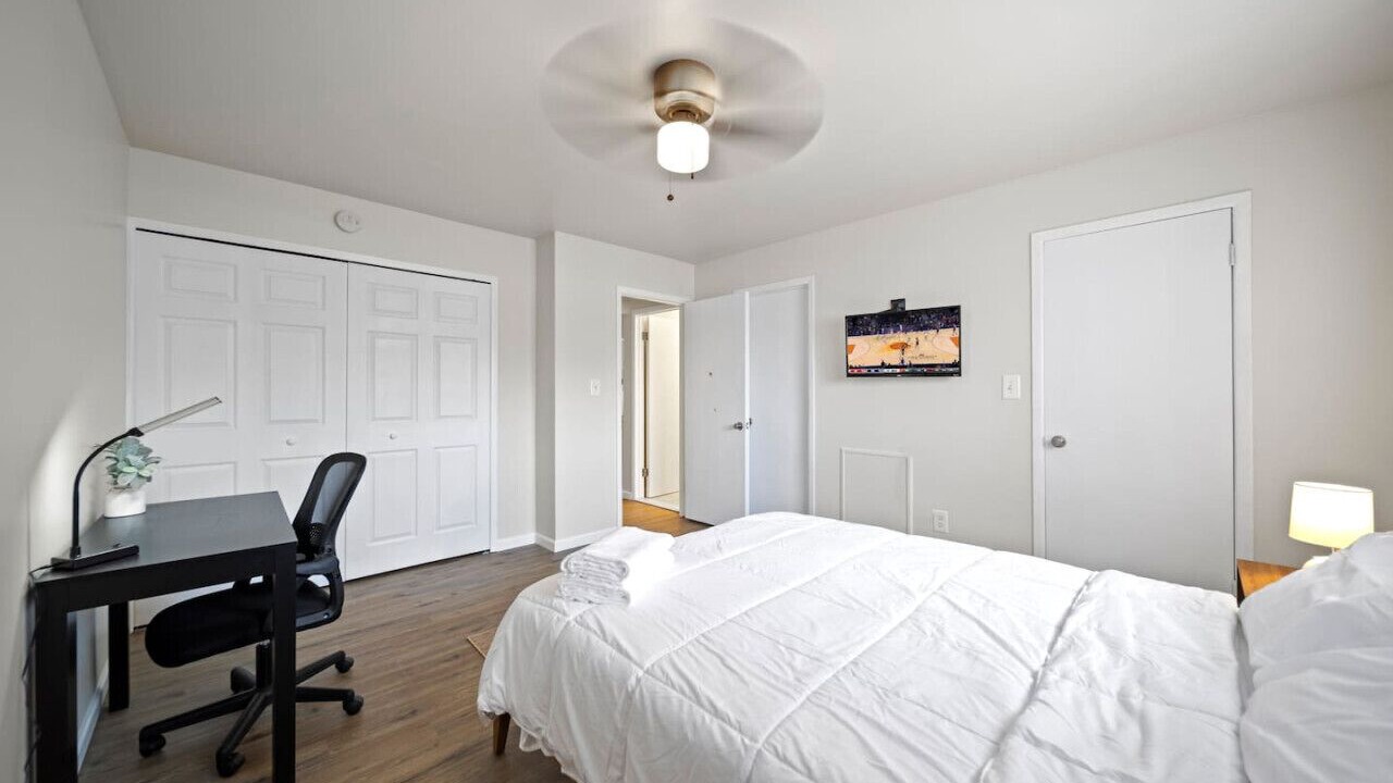 Photo of Bedroom in Sterling Heights