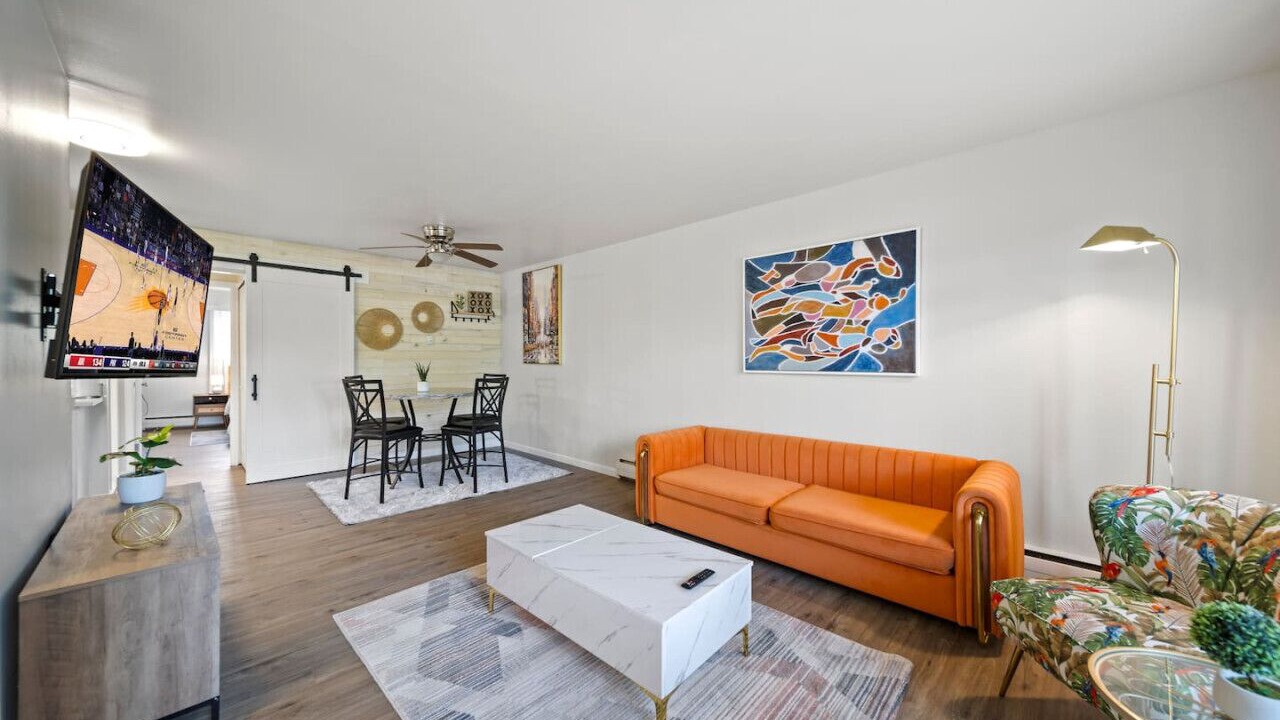 Photo of Livingroom in Sterling Heights