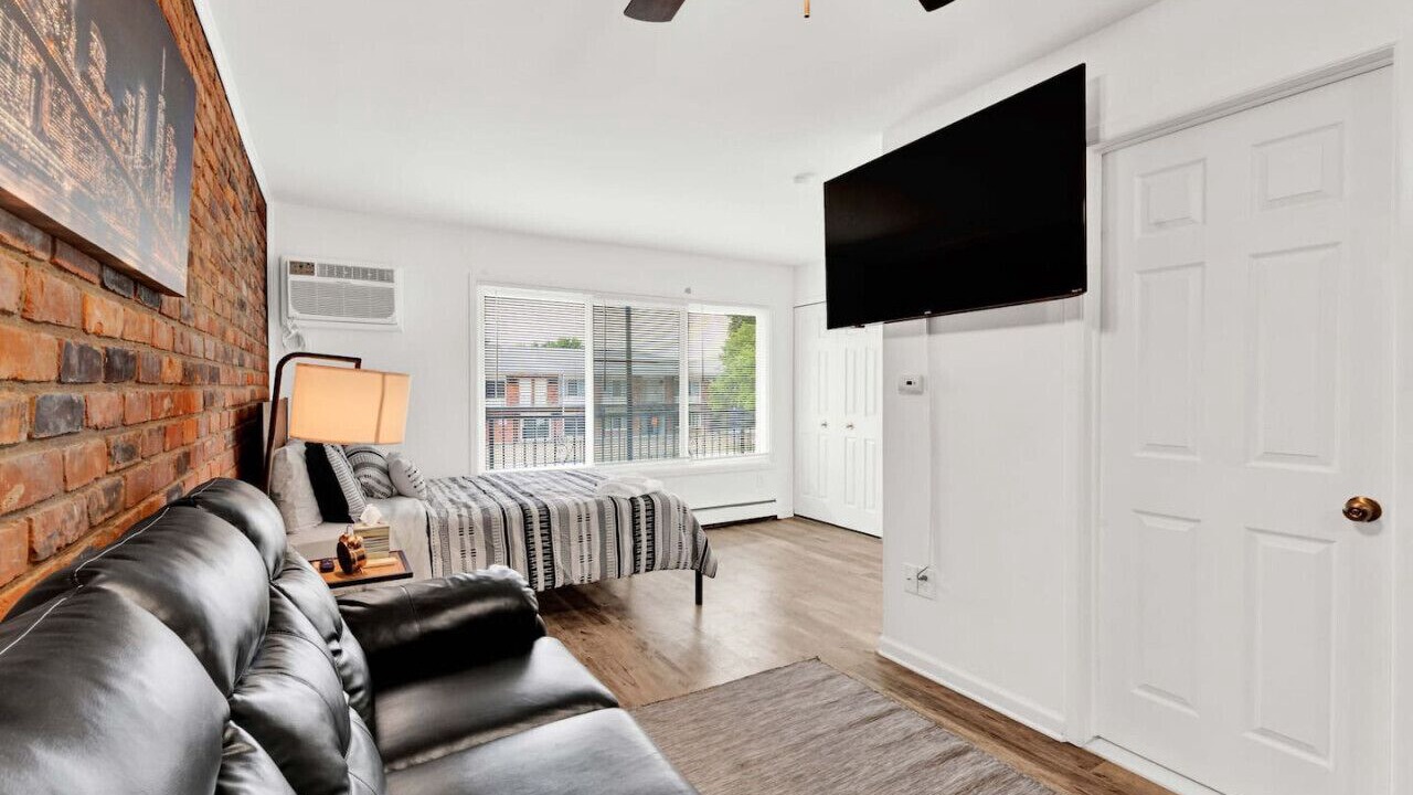 Photo of Livingroom in Sterling Heights