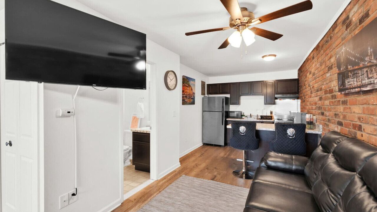 Photo of Livingroom in Sterling Heights