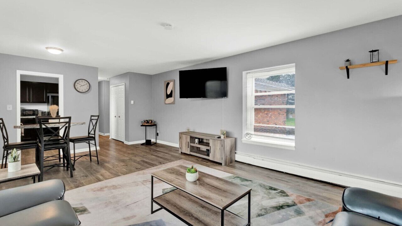 Photo of Livingroom in Sterling Heights