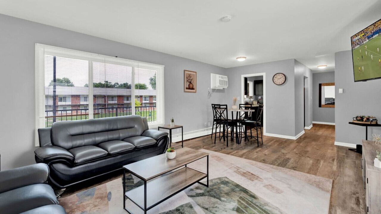 Photo of Livingroom in Sterling Heights