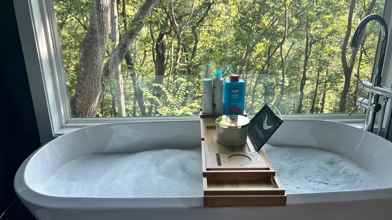 Photo of Bathroom in Albertville