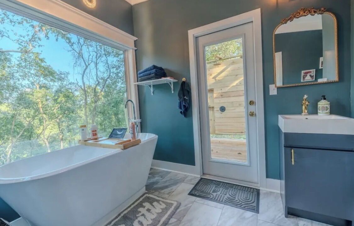 Photo of Bathroom in Albertville