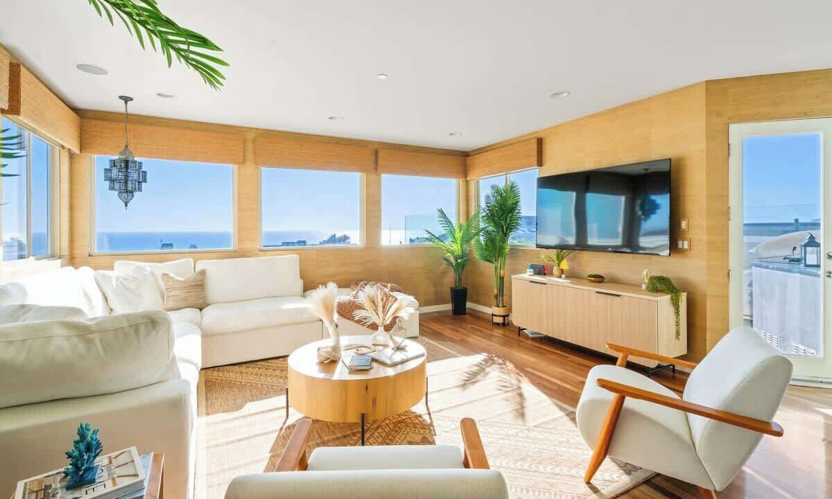 Photo of Livingroom in The Strand
