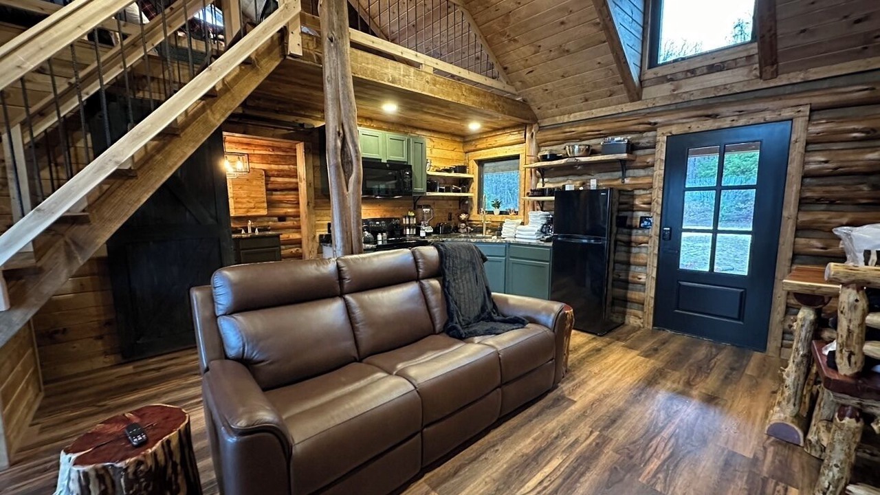 Photo of Livingroom in Compton