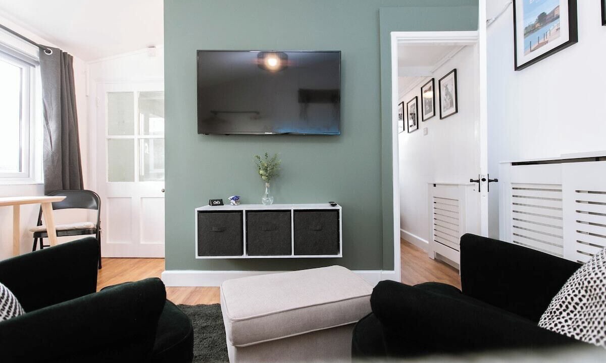 Photo of Livingroom in Exeter