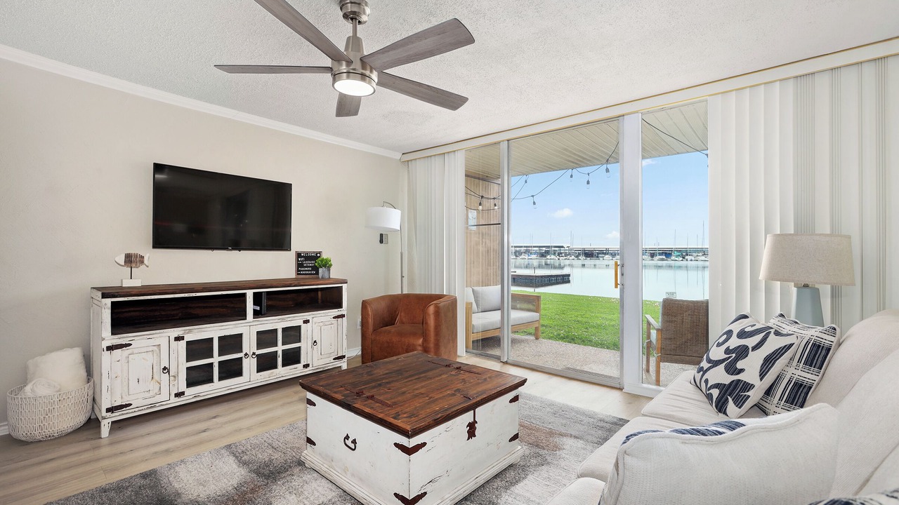 Photo of Livingroom in Walden on Lake Conroe