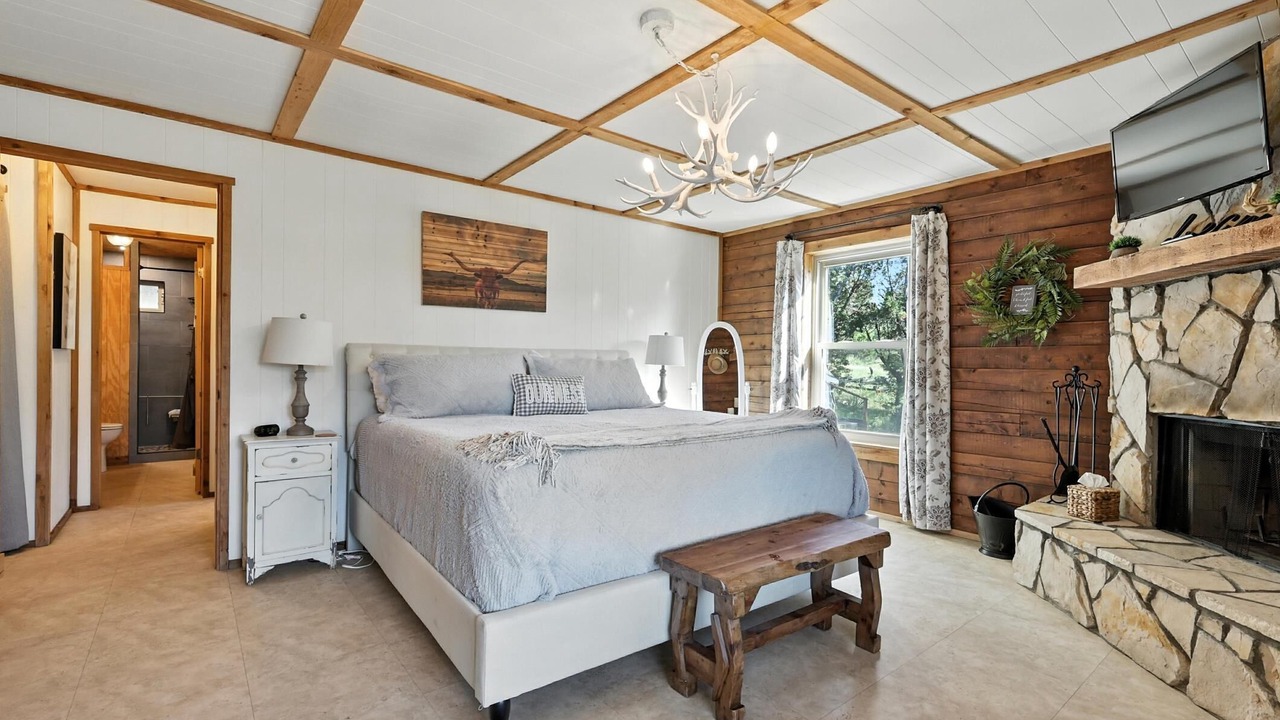 Photo of Bedroom in Palo Pinto County