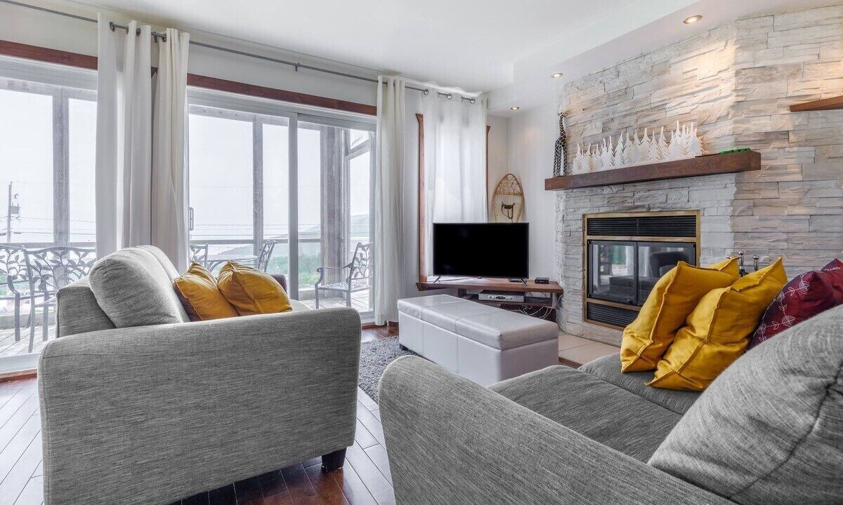 Photo of Livingroom in Petite-Riviere-Saint-Francois