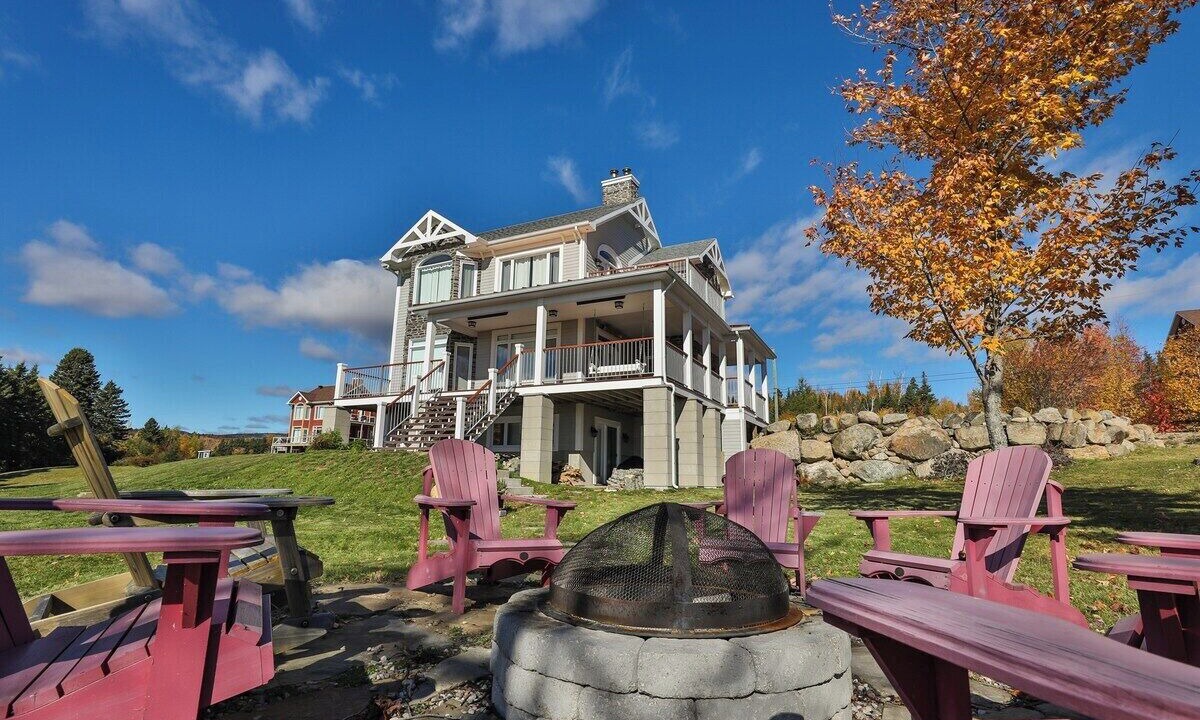 Photo of Livingroom in Petite-Riviere-Saint-Francois