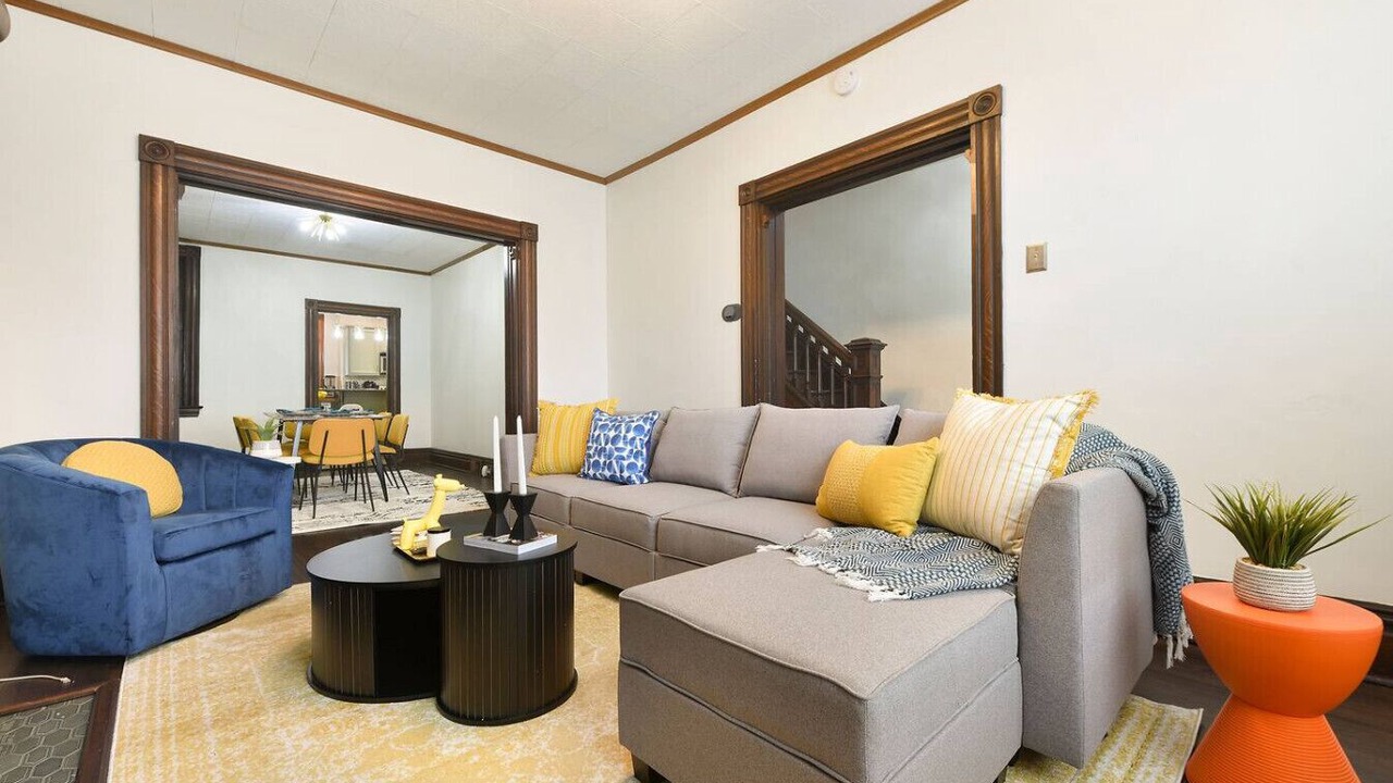 Photo of Livingroom in South Side Flats