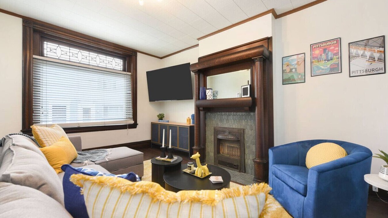 Photo of Livingroom in South Side Flats