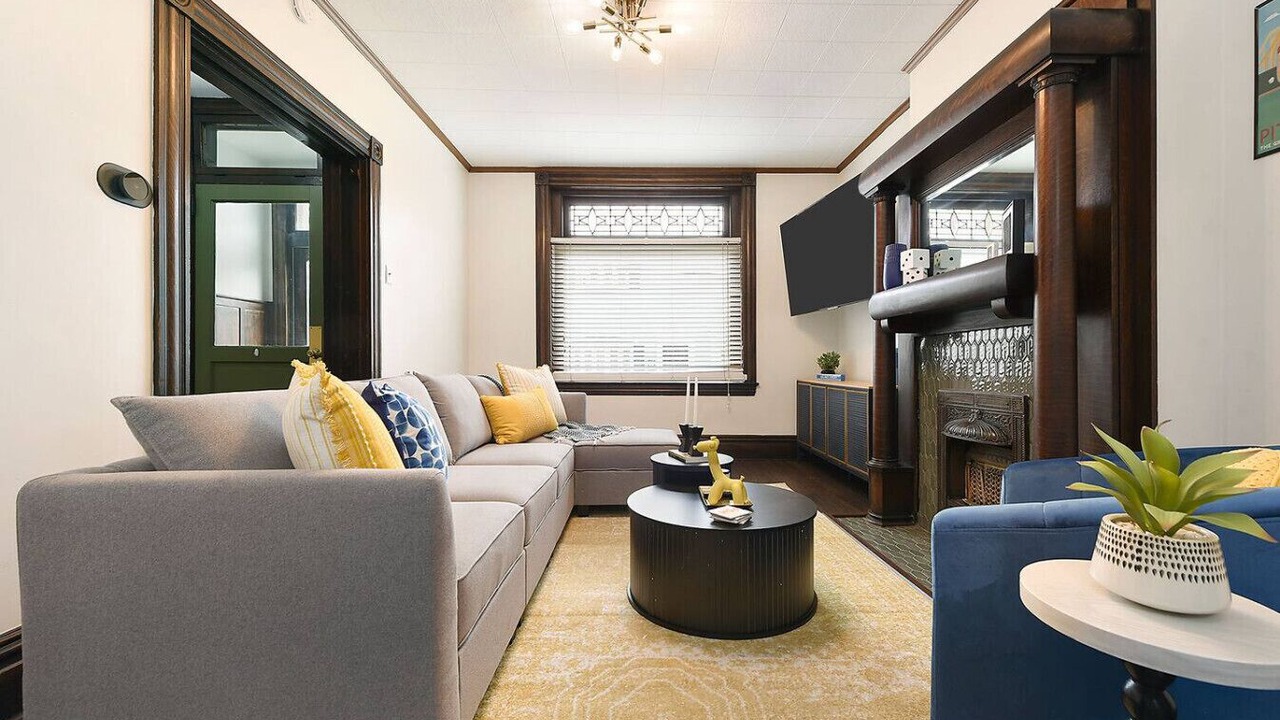Photo of Livingroom in South Side Flats