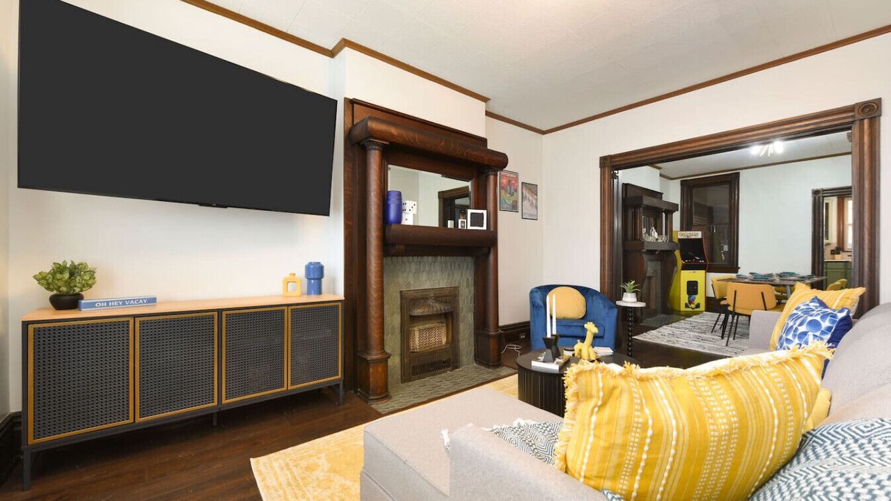 Photo of Livingroom in South Side Flats