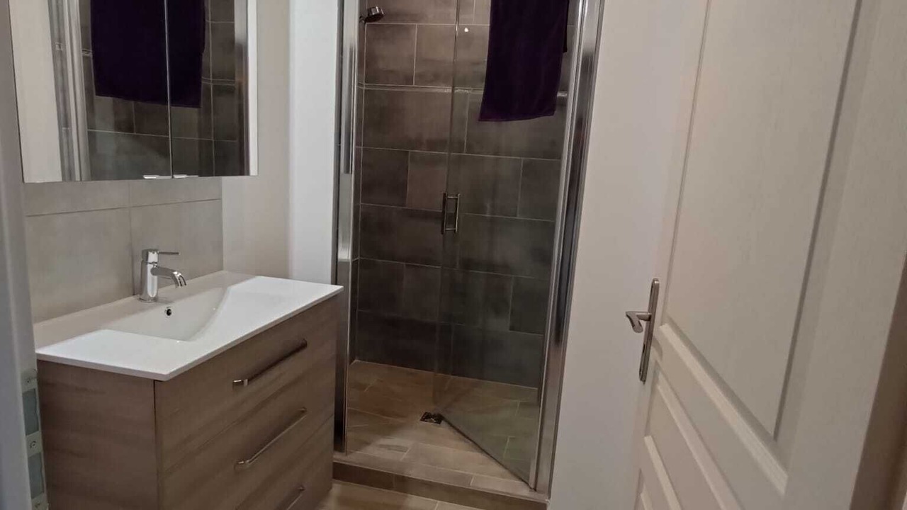 Photo of Bathroom in Englancourt