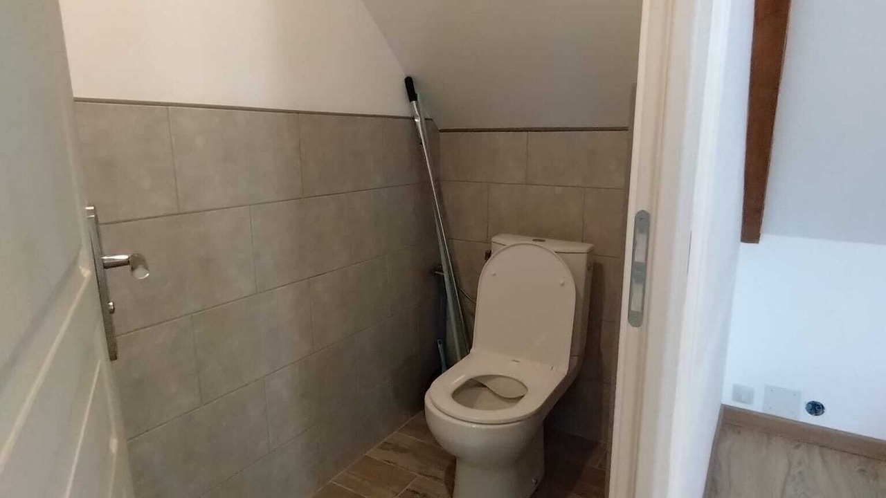 Photo of Bathroom in Englancourt