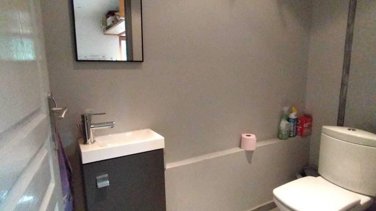 Photo of Bathroom in Englancourt