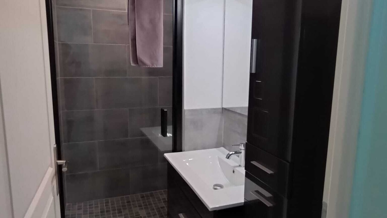 Photo of Bathroom in Englancourt