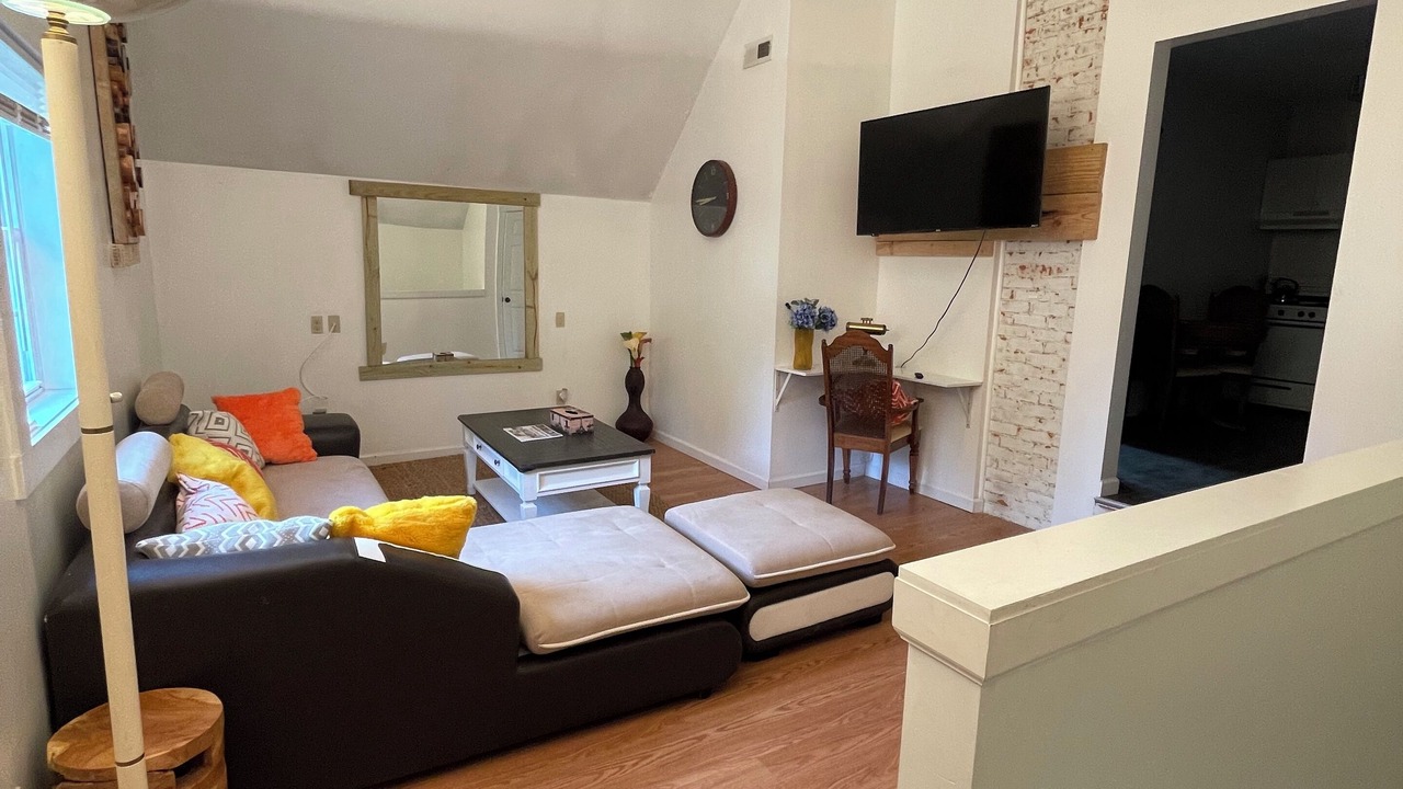Photo of Livingroom in Erie