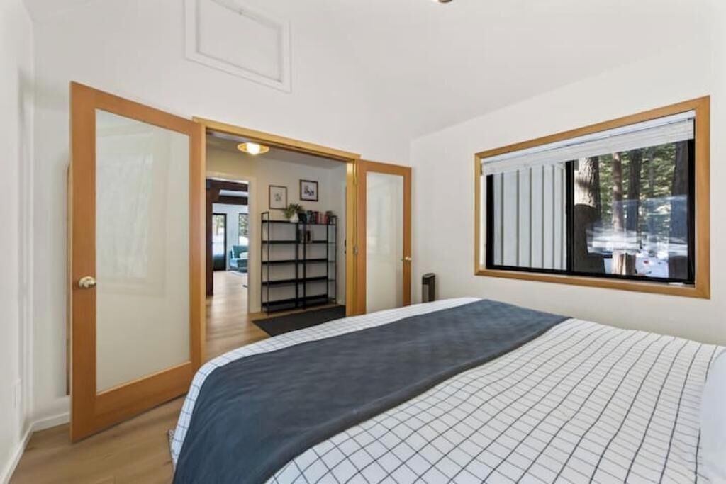 Photo of Bedroom in Tahoe National Forest