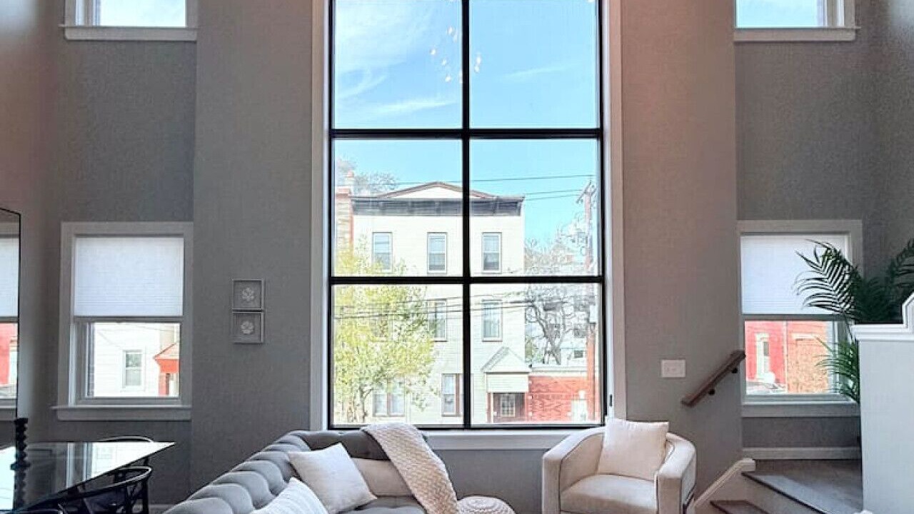 Photo of Livingroom in Communipaw