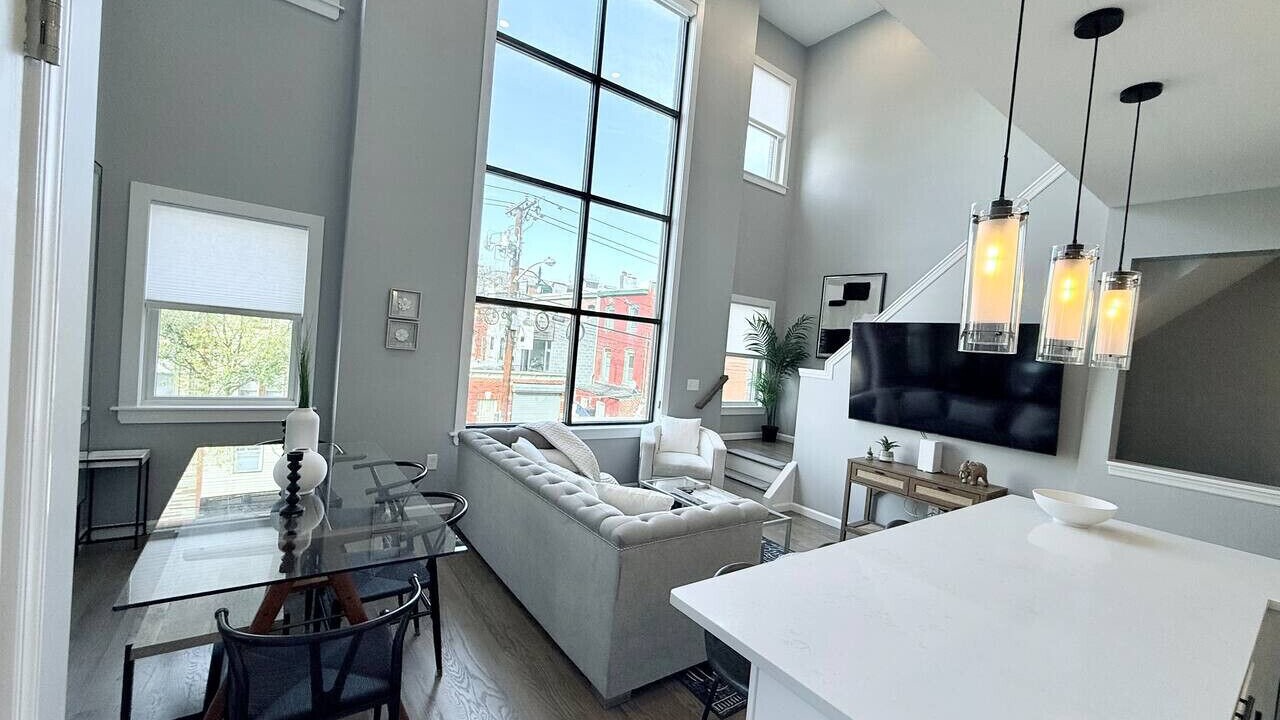 Photo of Livingroom in Communipaw